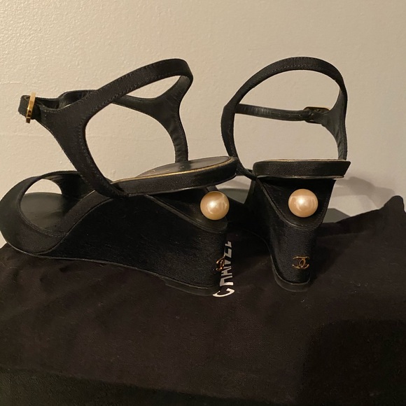 Shoes - Picture 2 of 11